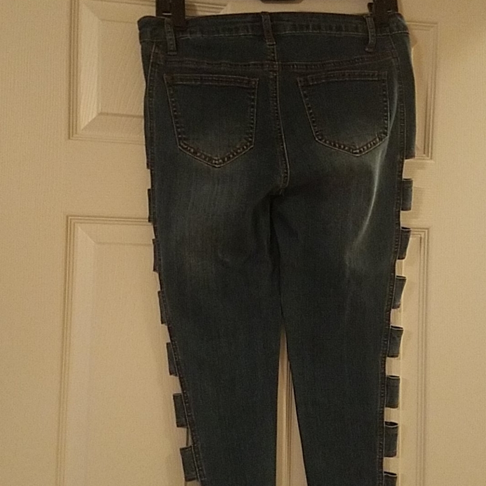 Jeans - Picture 2 of 4